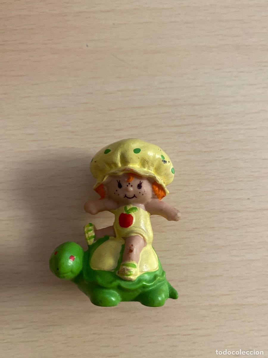 Figuras de goma y PVC: Figura tarta de fresa marca AGC cakes straberry