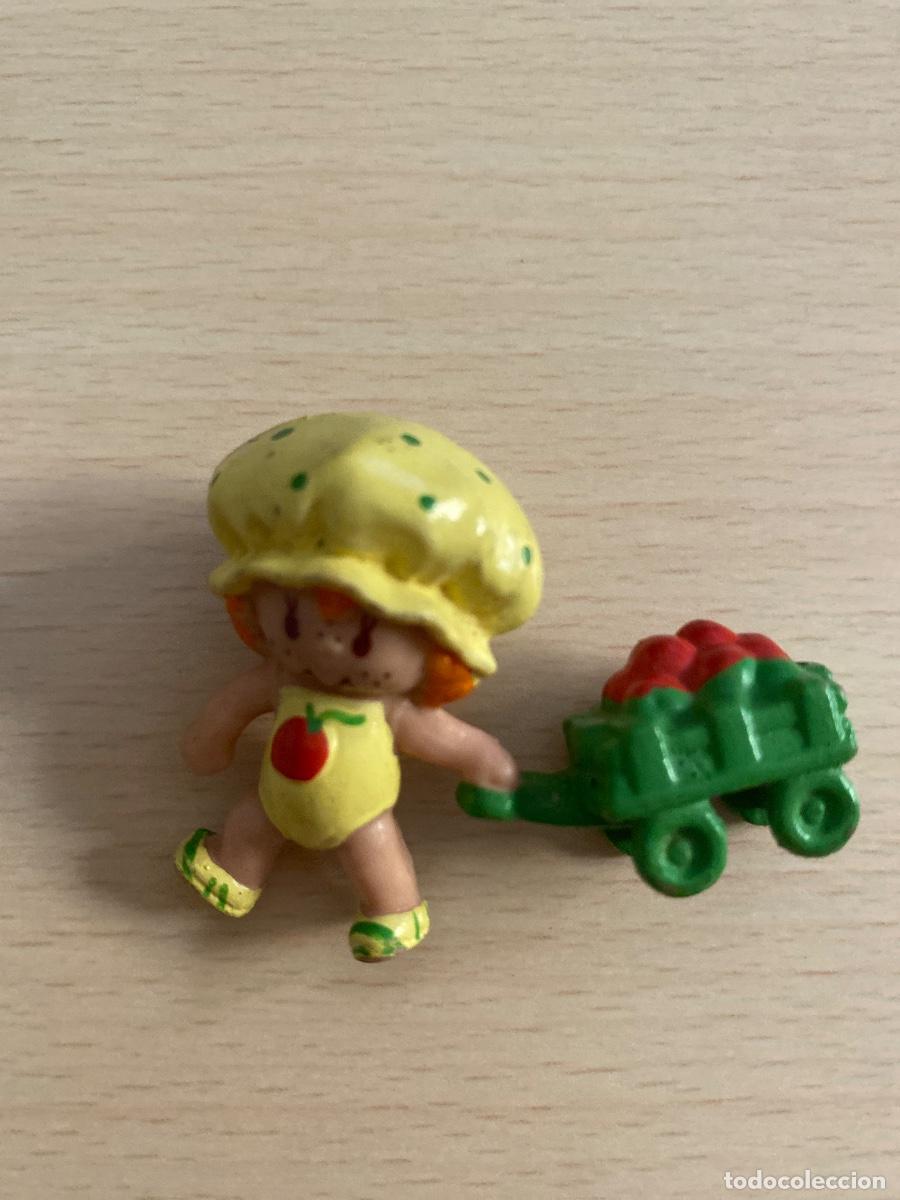 Figuras de goma y PVC: Tarta de fresa-stramberry -figura PCV marca AGC