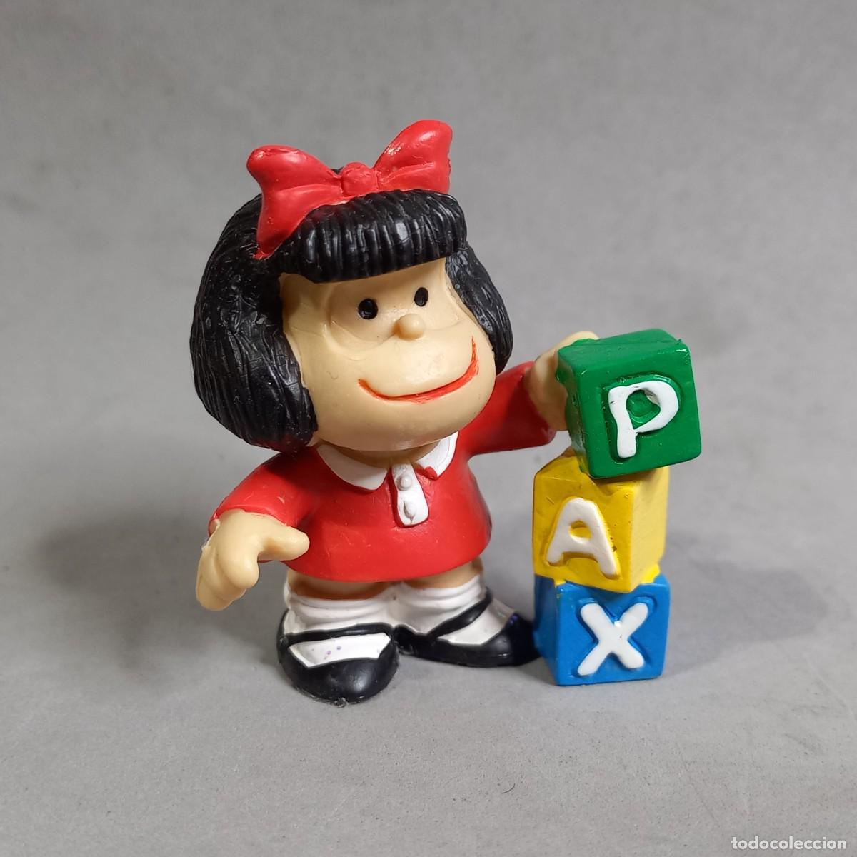 Figuras de goma y PVC: Antigua figura de Mafalda (de Quino) con cubos de letras PAX hecha por COMICS SPAIN, a&ntilde;os 80