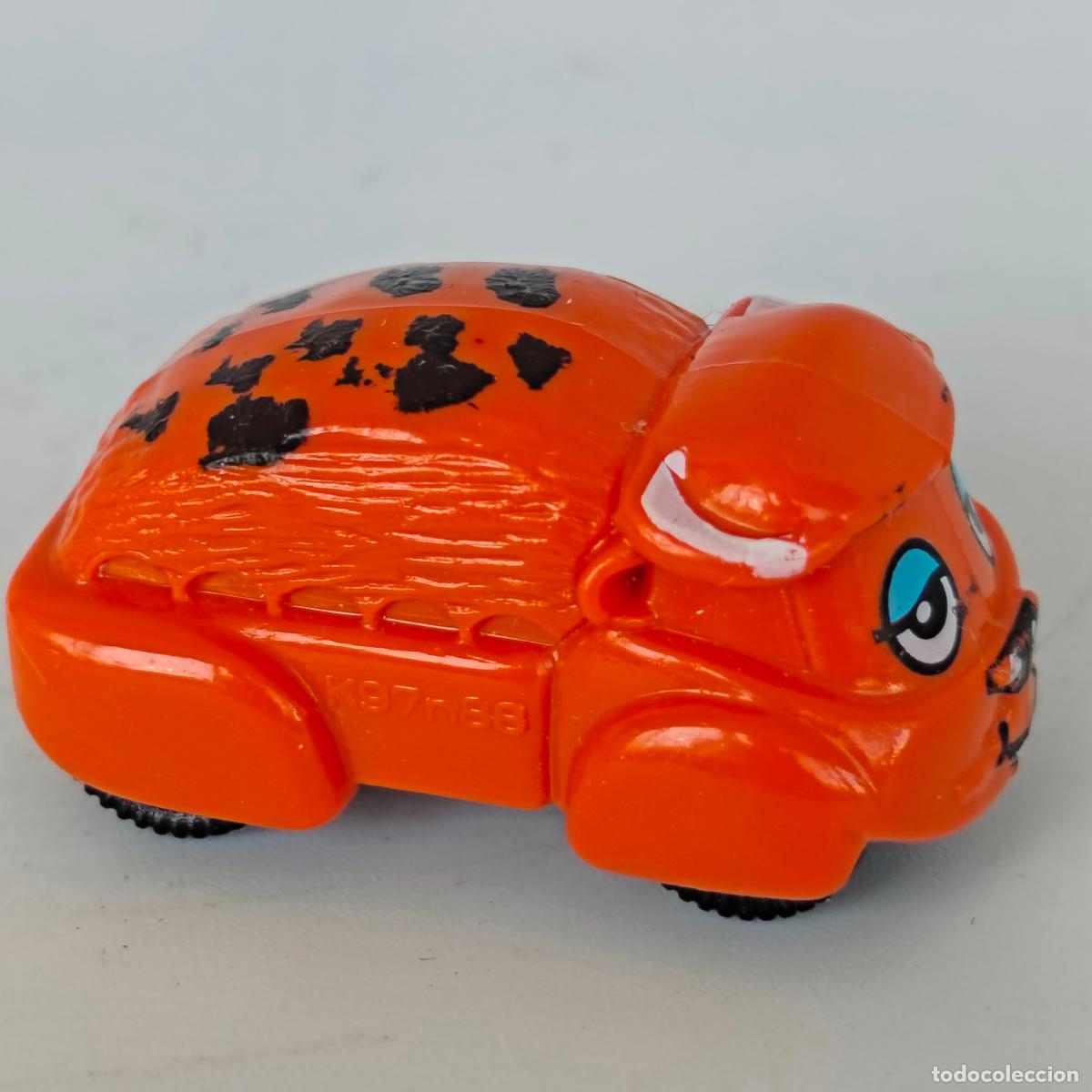 Figuras de goma Kinder: COCHE bufalo montable animal vehiculo kinder miniatura escala k97 N88