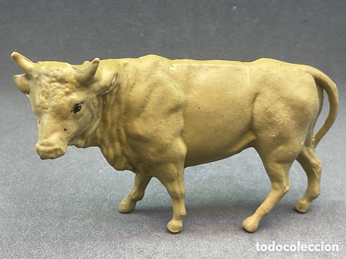 Figuras de goma y PVC: Antigua Figura en Pl&aacute;stico R&iacute;gido de Toro, Vaca, Buey, etc.