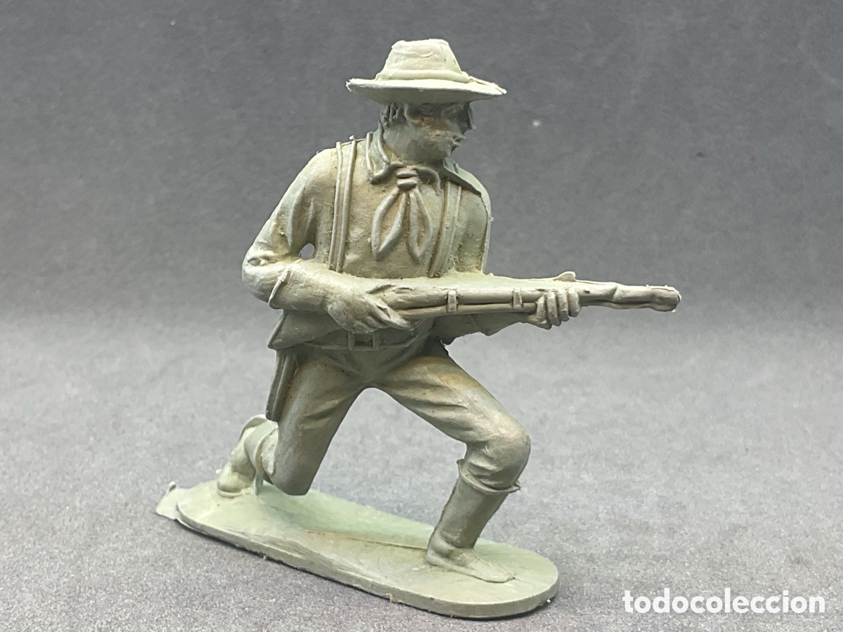 Figuras de goma y PVC: Antigua Figura del Oeste en Pl&aacute;stico. Serie Rin Tin Tin. Yankis en Pl&aacute;stico Monocolor. A&ntilde;os 70