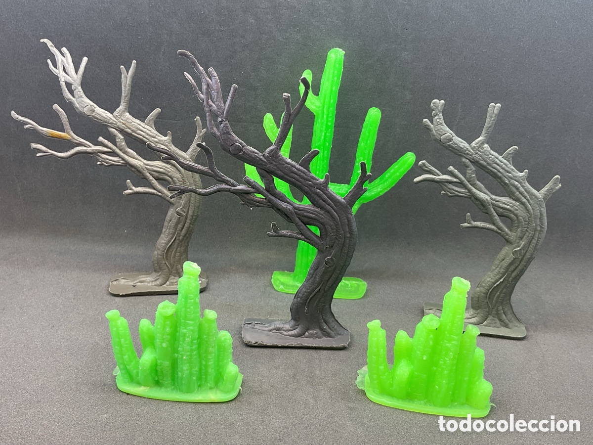 Figuras de goma y PVC: Antiguas Figuras del Oeste en Pl&aacute;stico. Conjunto de Arboles, Cactus, Plantas, etc