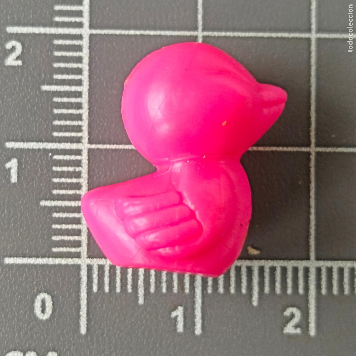 Figuras de goma Kinder: Pajarito monocrom&aacute;tica rosa tipo kinder