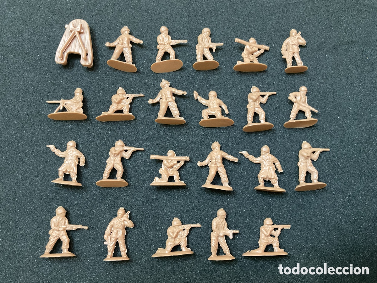 Figuras de goma y PVC: Lote de Soldados de Corea del Sur . Grupos de Combate. Montaplex. A&ntilde;os 70