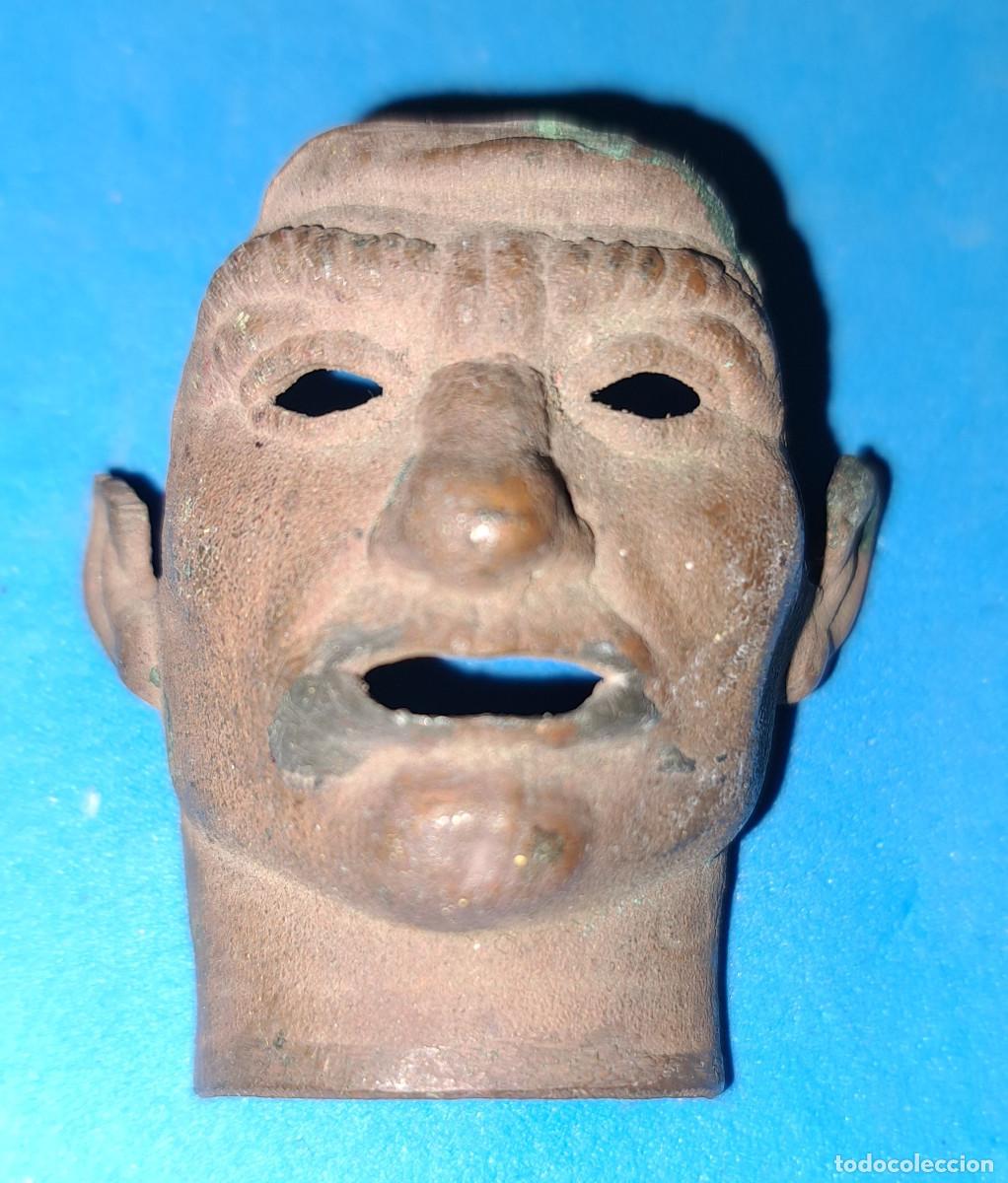 Figuras de goma y PVC: TREPA - ZONA DE IBI Y ONIL - MEDIDAS; 4 x 4 cms.