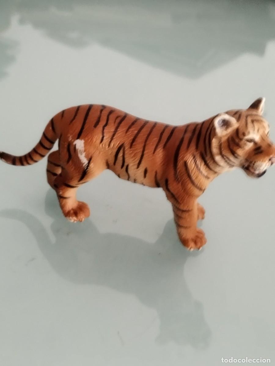 Gummi- und PVC-Figuren: Figura de un tigre, mu&ntilde;eco de goma dura. Juguete alem&aacute;n.