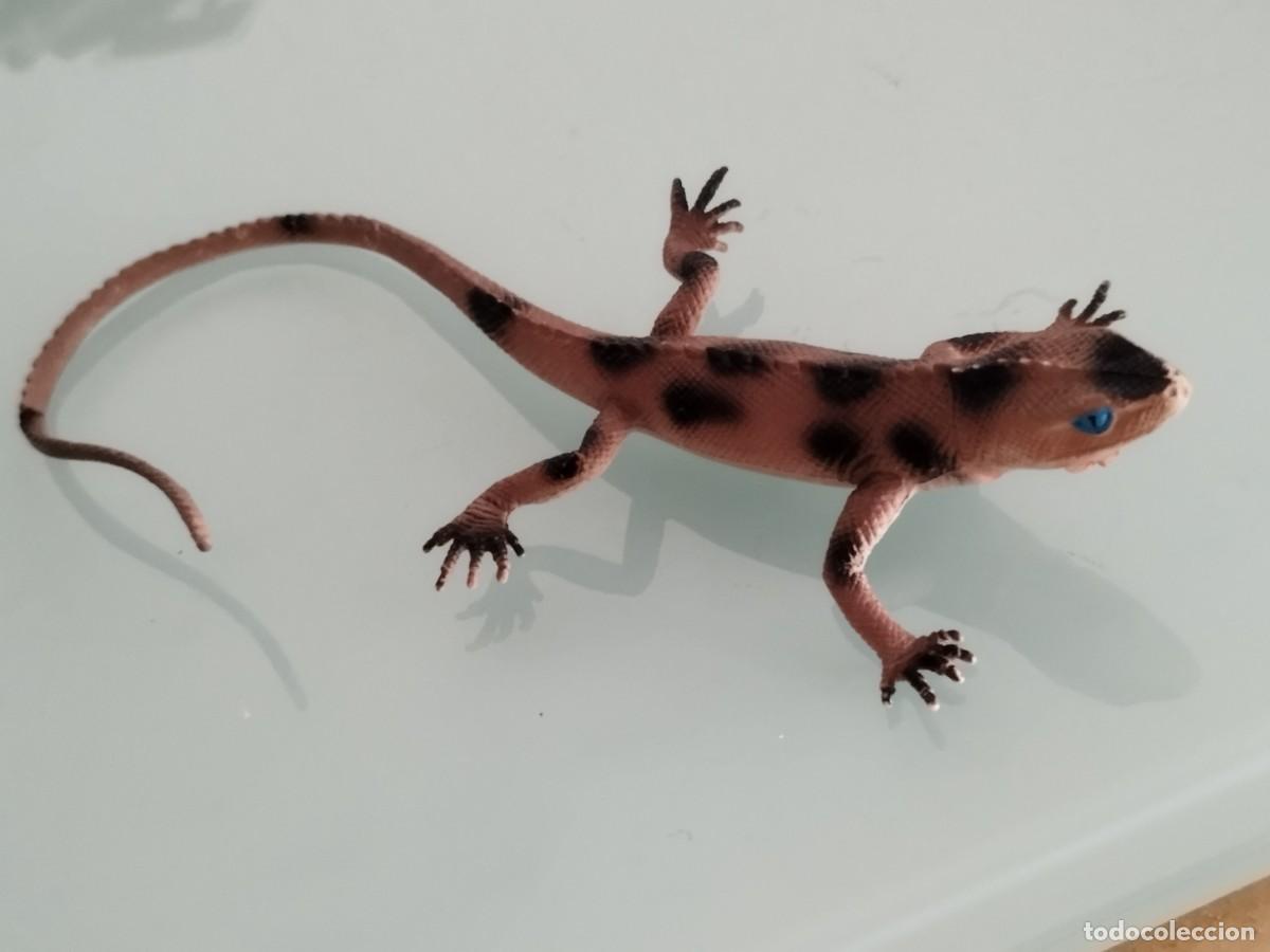 Figuras de goma y PVC: Figura, mu&ntilde;eco de goma dura. De un gecko de juguete. Lagarto