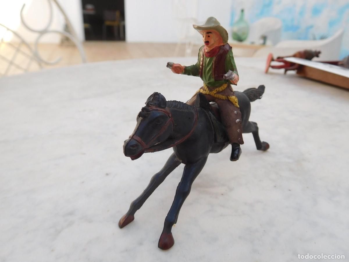 Figuras de goma y PVC: Figura de vaquero o pistolero a caballo de Reamsa 4