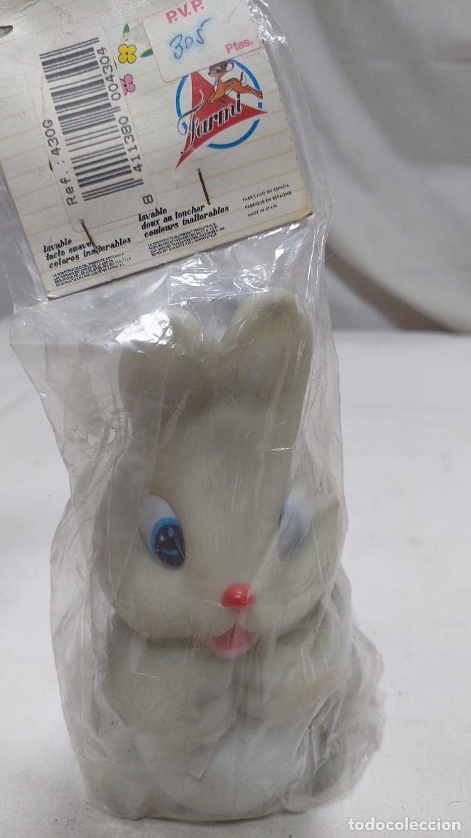 Figuras de goma y PVC: Mu&ntilde;eco de goma farmi conejo