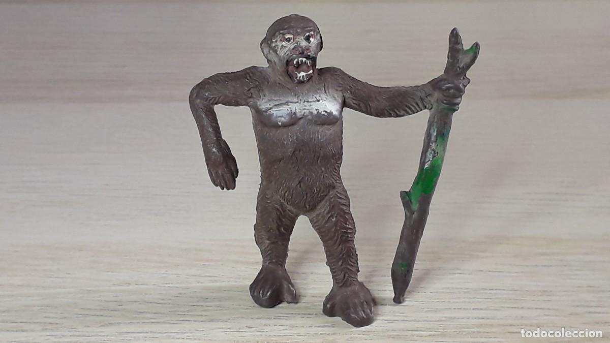 Figuras de goma y PVC: Gorila con palo o rama, goma, Pech Spain tipo Jecsan, original a&ntilde;os 50-60.
