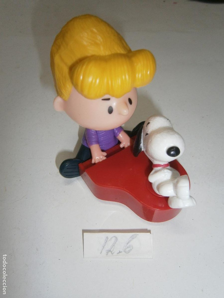 Figuras de goma y PVC: FIGURA DE GOMA O PVC - SCHROEDER TOCANDO EL PIANO JUNTO A SNOOPY