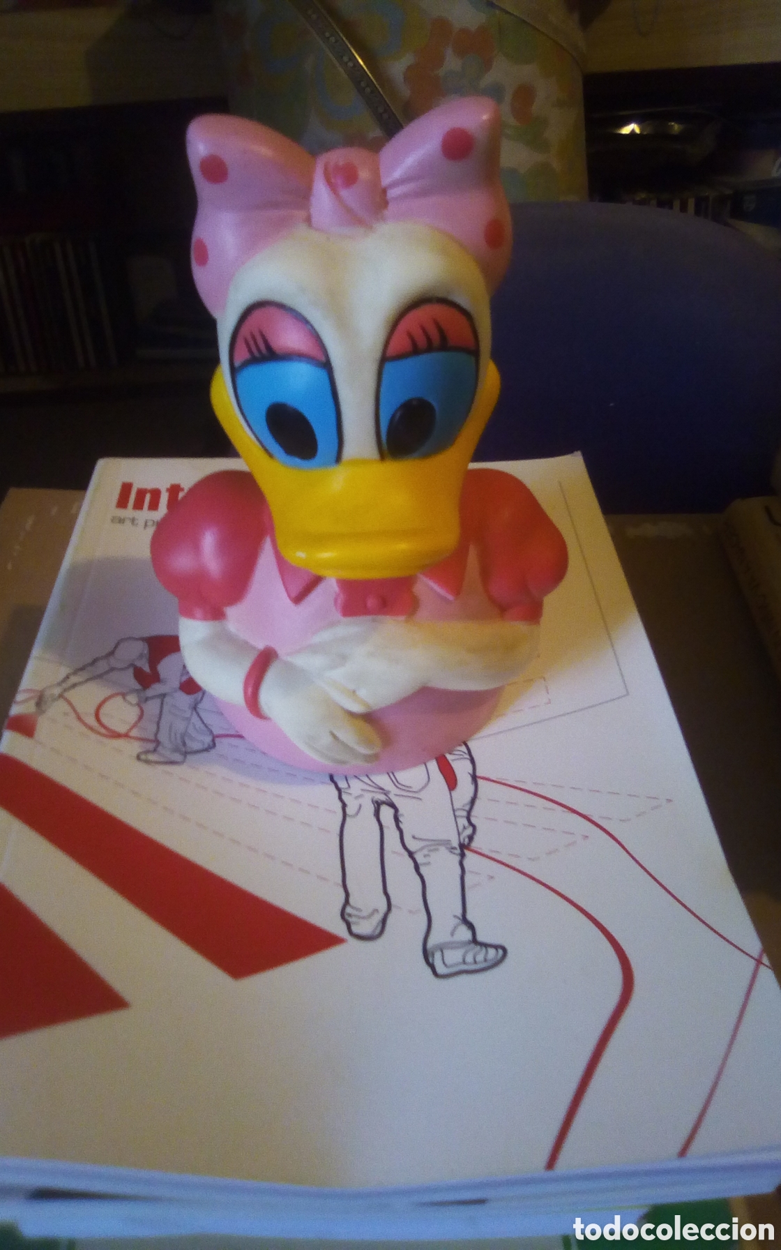 Figuras de goma y PVC: Figura Daisy (novia Donald). &copy; Disney. A&ntilde;os 80s/90s. De goma, mide 8 x 13,5 cm.