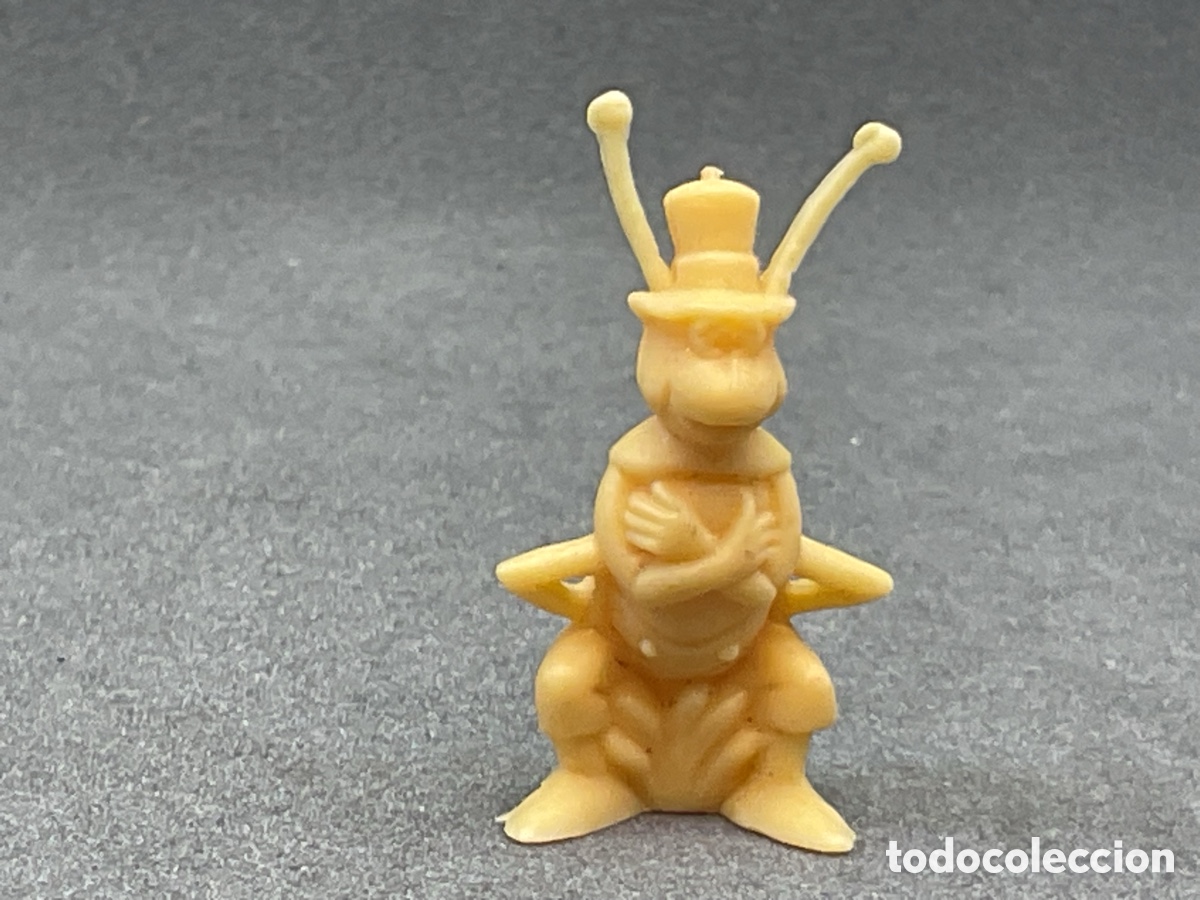 Figuras de goma y PVC: Antigua Figurita de la Abeja Maya. Colecciones Dunkin. Personaje Flip El Saltamontes