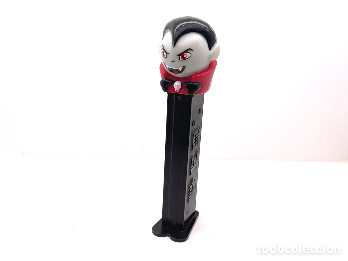 Figuras de goma y PVC dispensador PEZ: Dispensador de Caramelos Pez de la Serie Halloween . Dracula . Made in China.