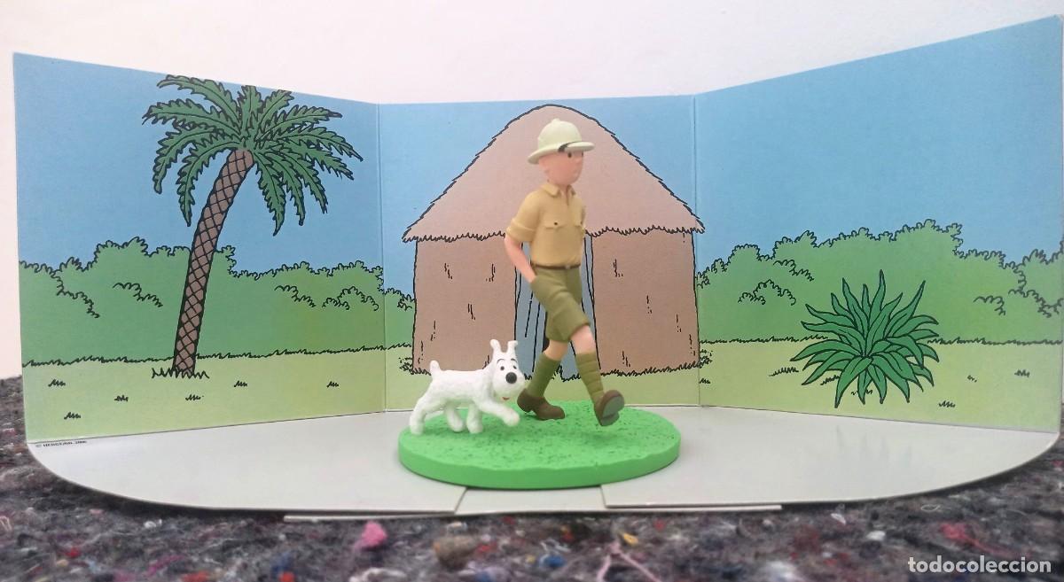 Figuras de goma y PVC: Cofre Escena Diorama Tint&iacute;n Explorador con Fondo Moulinsart 2006