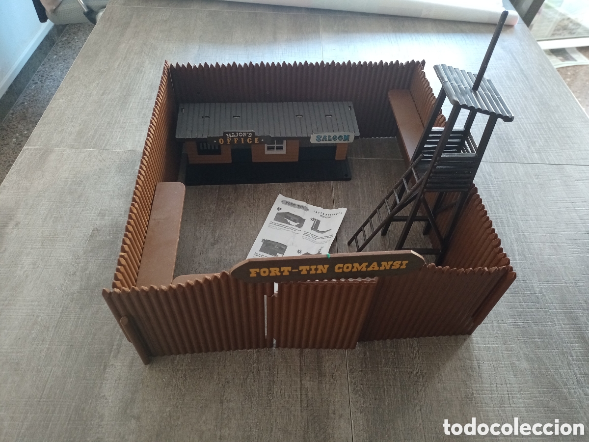 Figuras de goma y PVC: Fuerte Fort Tin de comansi de pl&aacute;stico duro desmontable