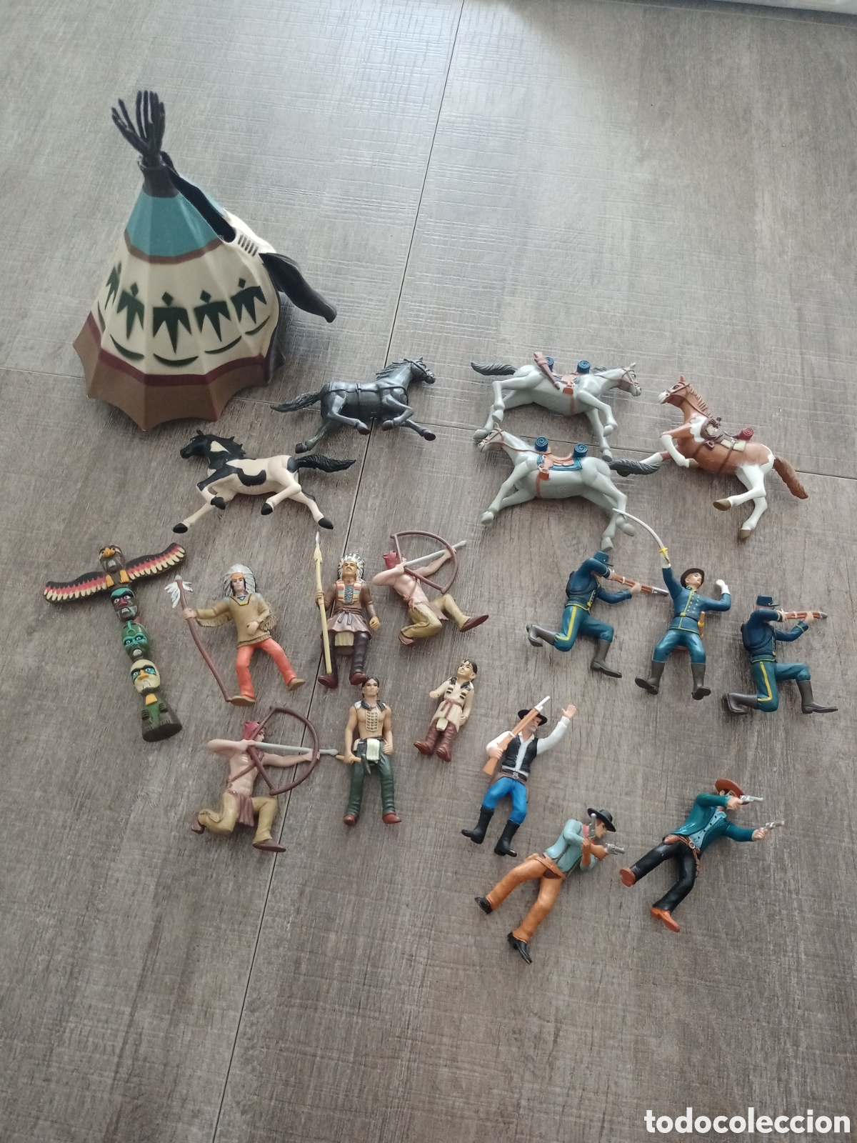 Figuras de goma y PVC: Lote de figuras comansi reedici&oacute;n indios y vaqueros