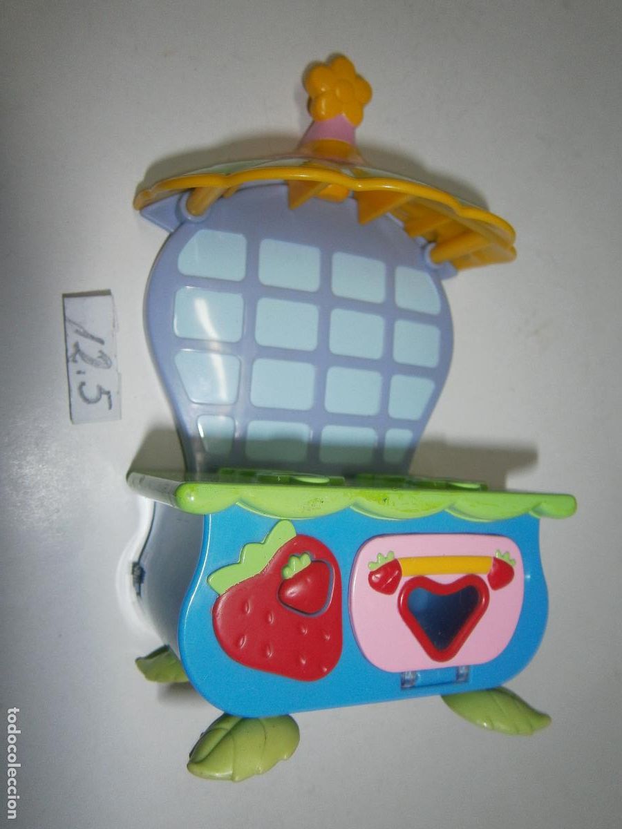 Figuras de goma y PVC: FIGURA DE GOMA O PVC - COCINA O PUESTO DE COMIDA TARTA DE FRESA