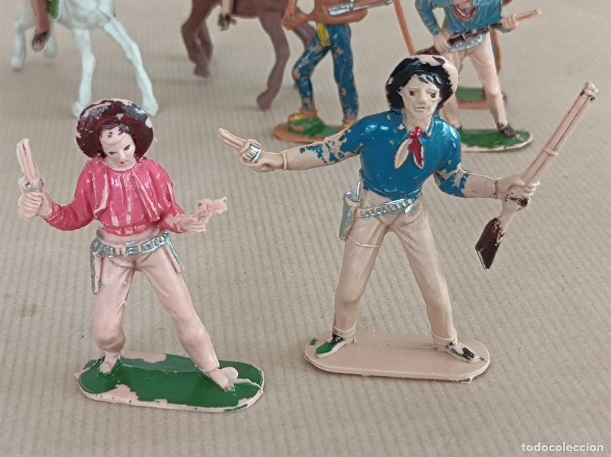 Figuras de goma y PVC: LOTE DE INDIOS Y VAQUEROS DE PL&Aacute;STICO FABRICANTE JECSAN - Foto 2