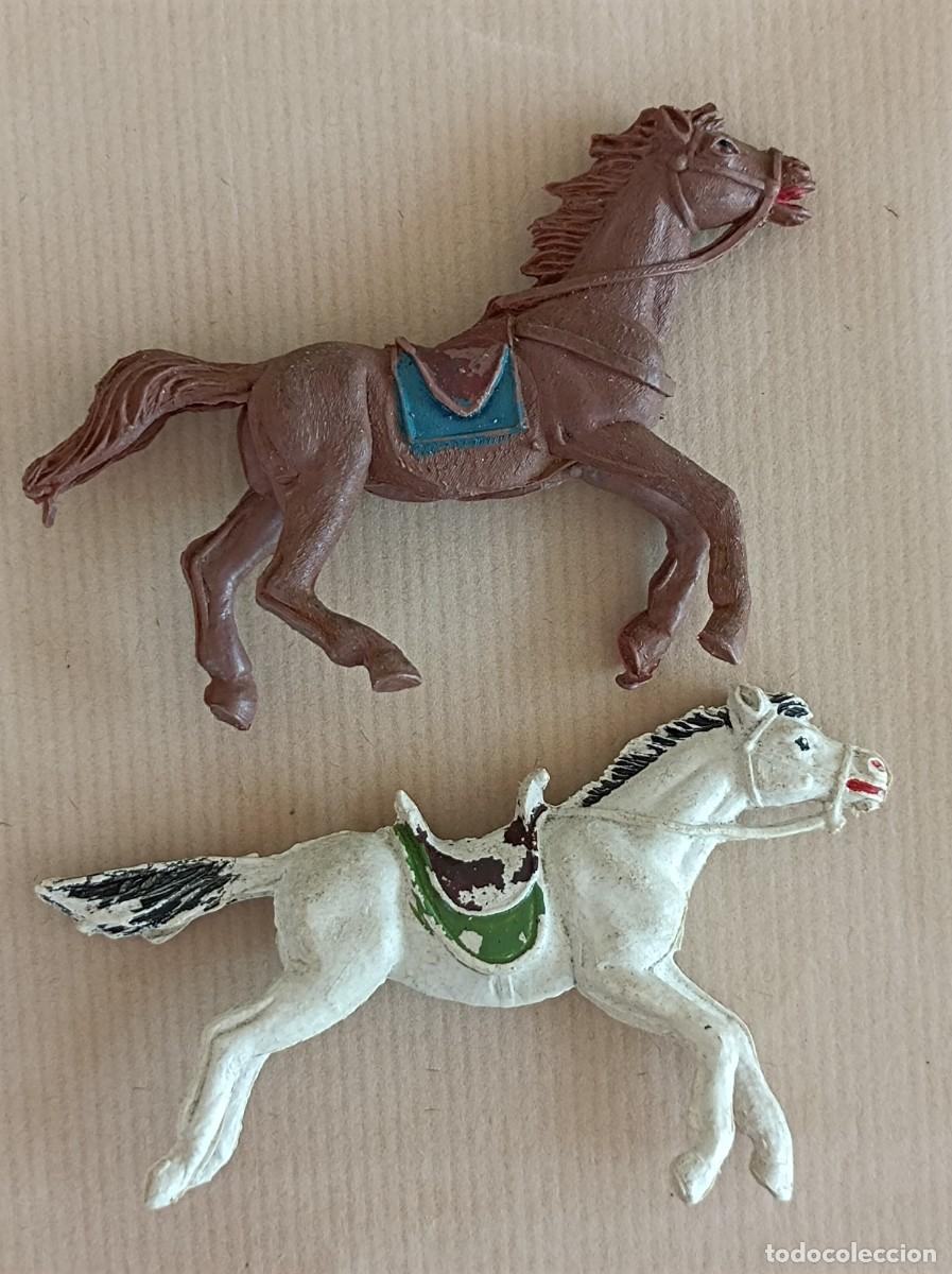 Figuras de goma y PVC: LOTE DE INDIOS Y VAQUEROS DE PL&Aacute;STICO FABRICANTE JECSAN - Foto 11