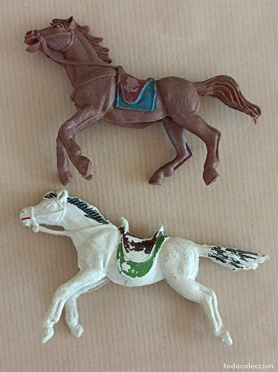 Figuras de goma y PVC: LOTE DE INDIOS Y VAQUEROS DE PL&Aacute;STICO FABRICANTE JECSAN - Foto 12