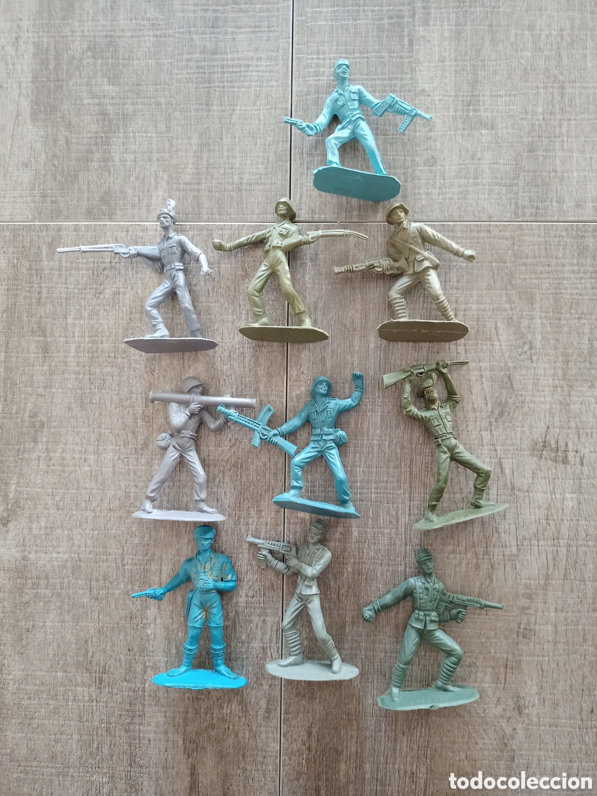 Figuras de goma y PVC: Lote de figuras soldados del mundo de comansi a&ntilde;os 70 80