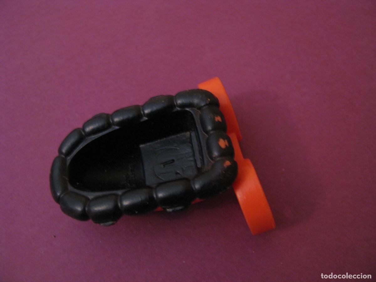 Figuras de goma y PVC: VEHICULO SPIN MASTER 2015. 4,5X4 CM - Foto 2