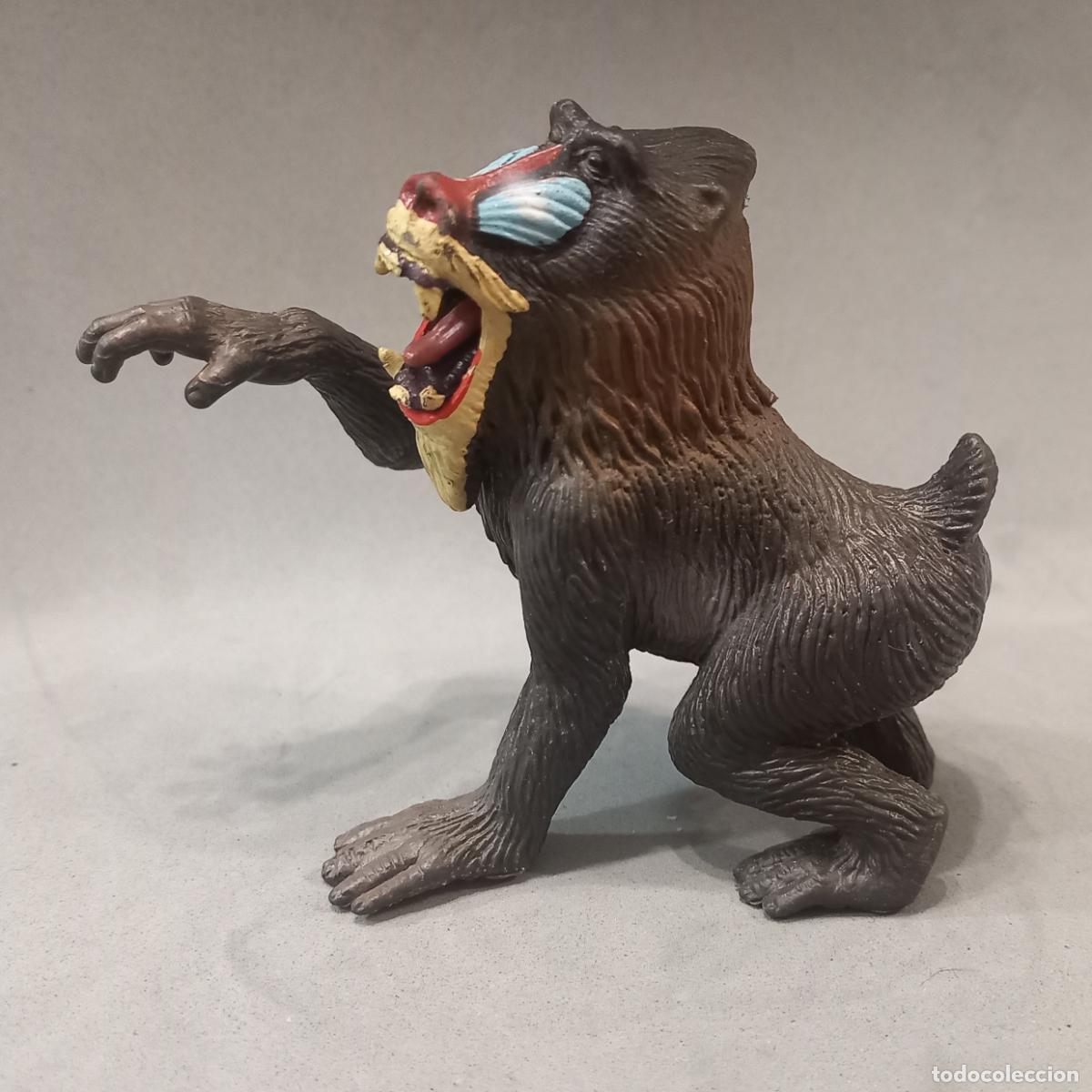 Figuras de goma y PVC: Antigua figura de un Mandril macho adulto, mono, primate, fabricado por Chap Mei
