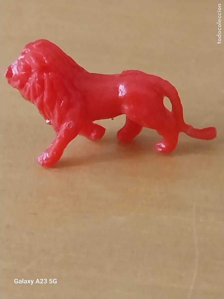 Figuras de goma y PVC: LEON FIGURA PL&Aacute;STICO MONOCROMO QUIOSCO A&Ntilde;OS 70 MAS PEQUE&Ntilde;O QUE DUNKIN 1.46CMS ALTO
