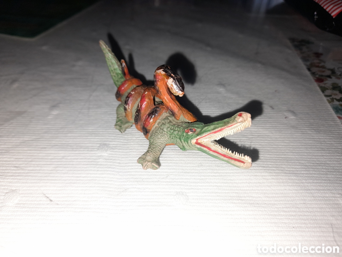 Figuras de goma y PVC: Serpiente luchando con cocodrilo. Reamsa Gomarsa o Pech.