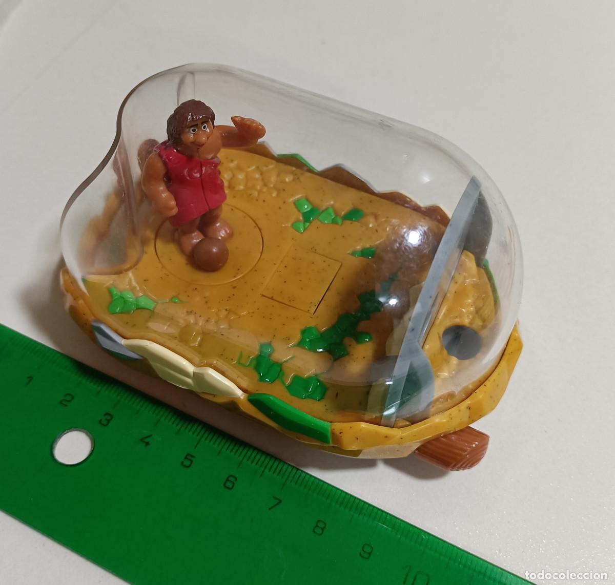 Figuras de goma Kinder: kinder 3k 04 5 maxi mu&ntilde;eco futbol habilidad bola pelota troglodita prehistoria