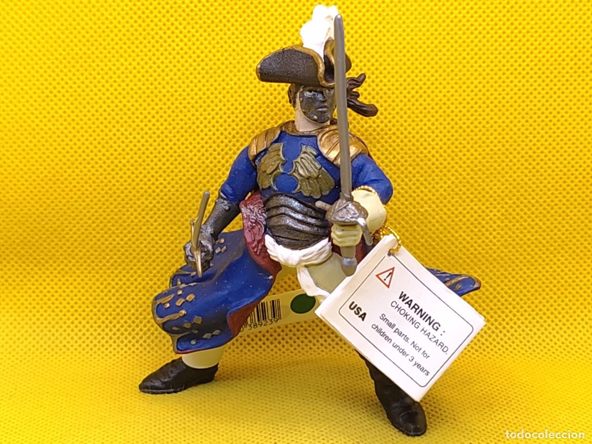 Figuras de goma y PVC: Papo jinete de la mascara de hierro REF 38923