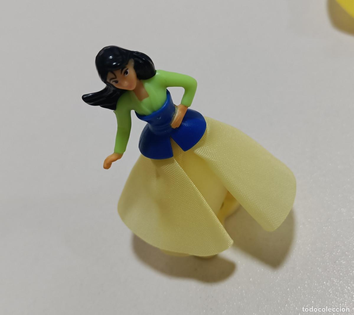 Figuras de goma Kinder: kinder princesa disney princess mu&ntilde;eca miniatura figura vv 2020 2021 mulan
