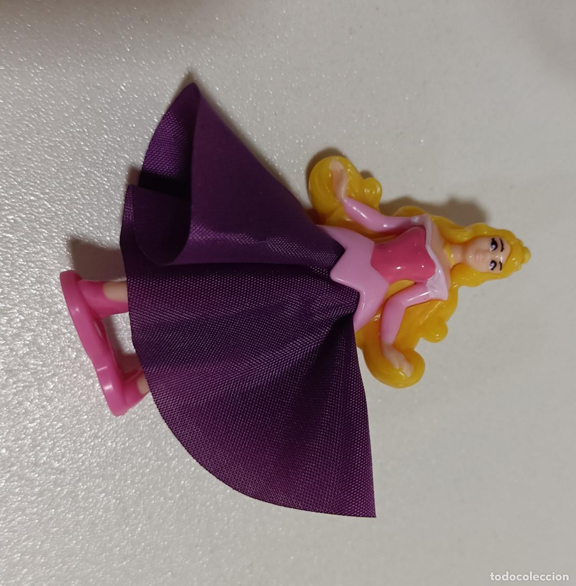 Figuras de goma Kinder: kinder princesa disney princess mu&ntilde;eca miniatura figura vv 2020 2021 bella durmiente