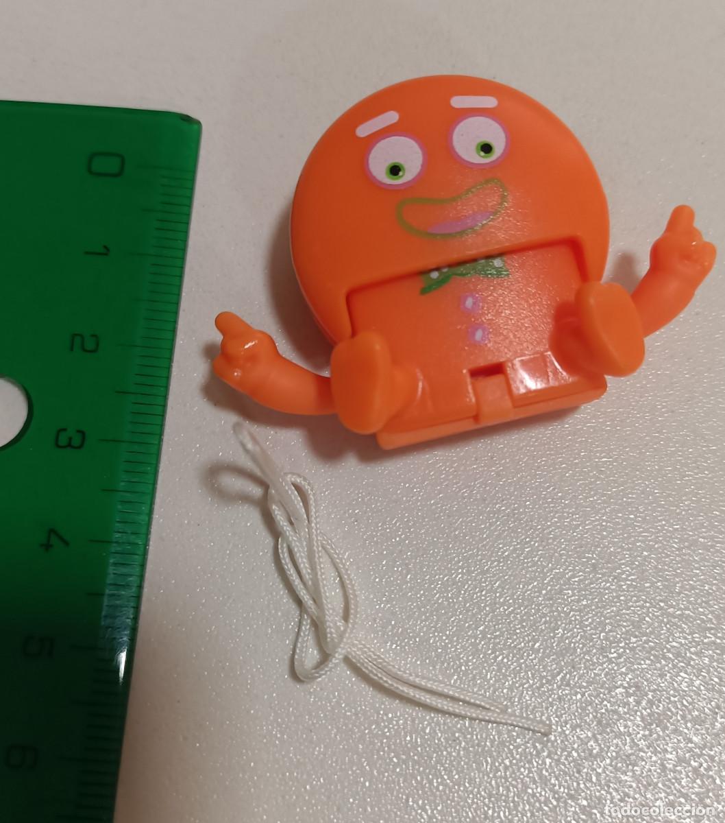 Figuras de goma Kinder: kinder joy navidad 2018 colgante jenjibre ginger bread man mu&ntilde;equito figurita figura