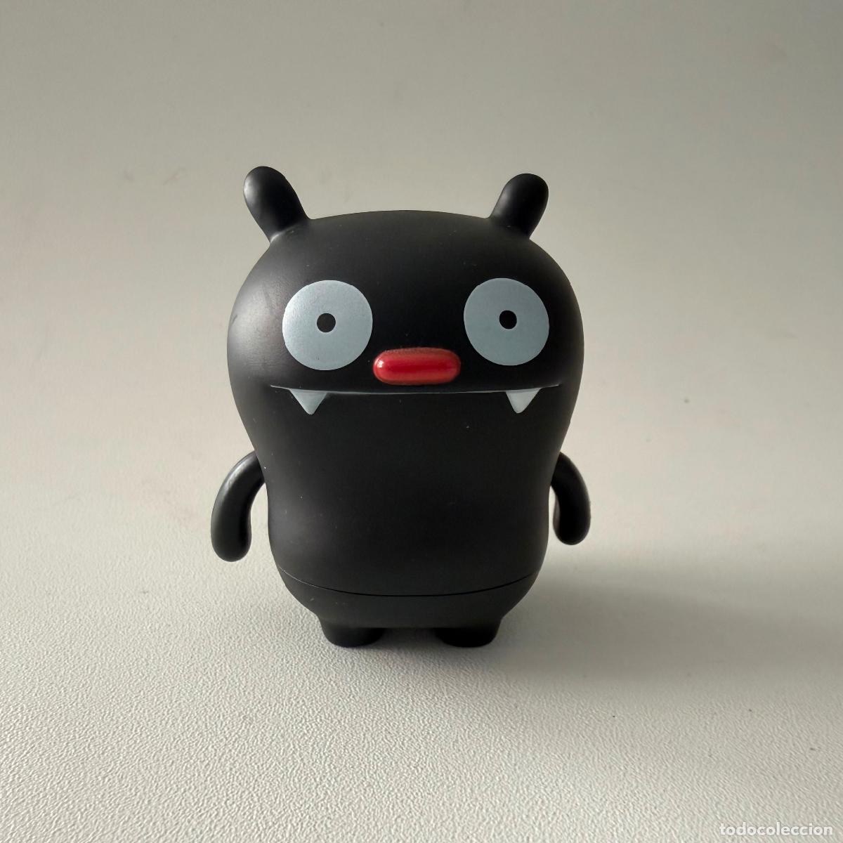 Figuras de goma y PVC: Figura mu&ntilde;eco Uglydoll Big Toe negro 6,5 cm vinilo Designer Toy