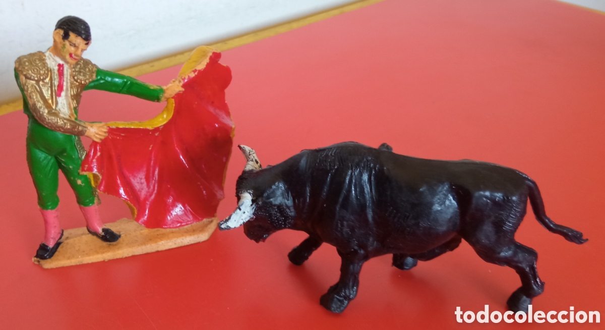 Figuras de goma y PVC: TORERO Y TORO.COMANSI 70'S.SIN USO.