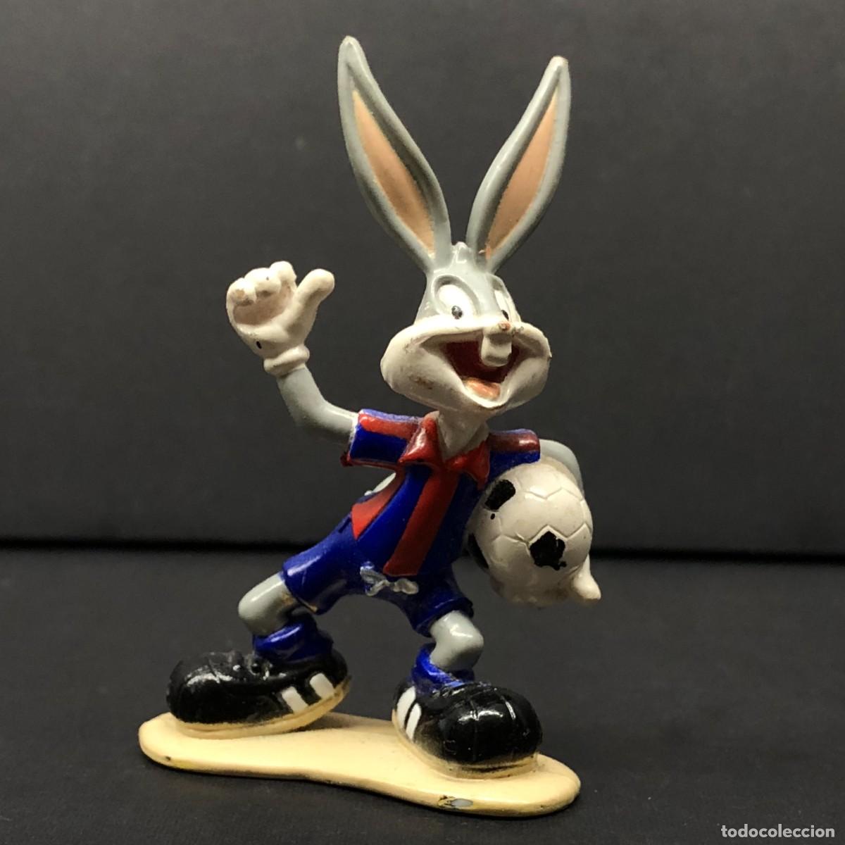 Figuras de goma y PVC: FIGURA DE PVC - BUGS BUNNY - FUTBOLISTA - FC BARCELONA - WARNER BROS - STAR TOY - 1996- 8 X 5 CM / 4