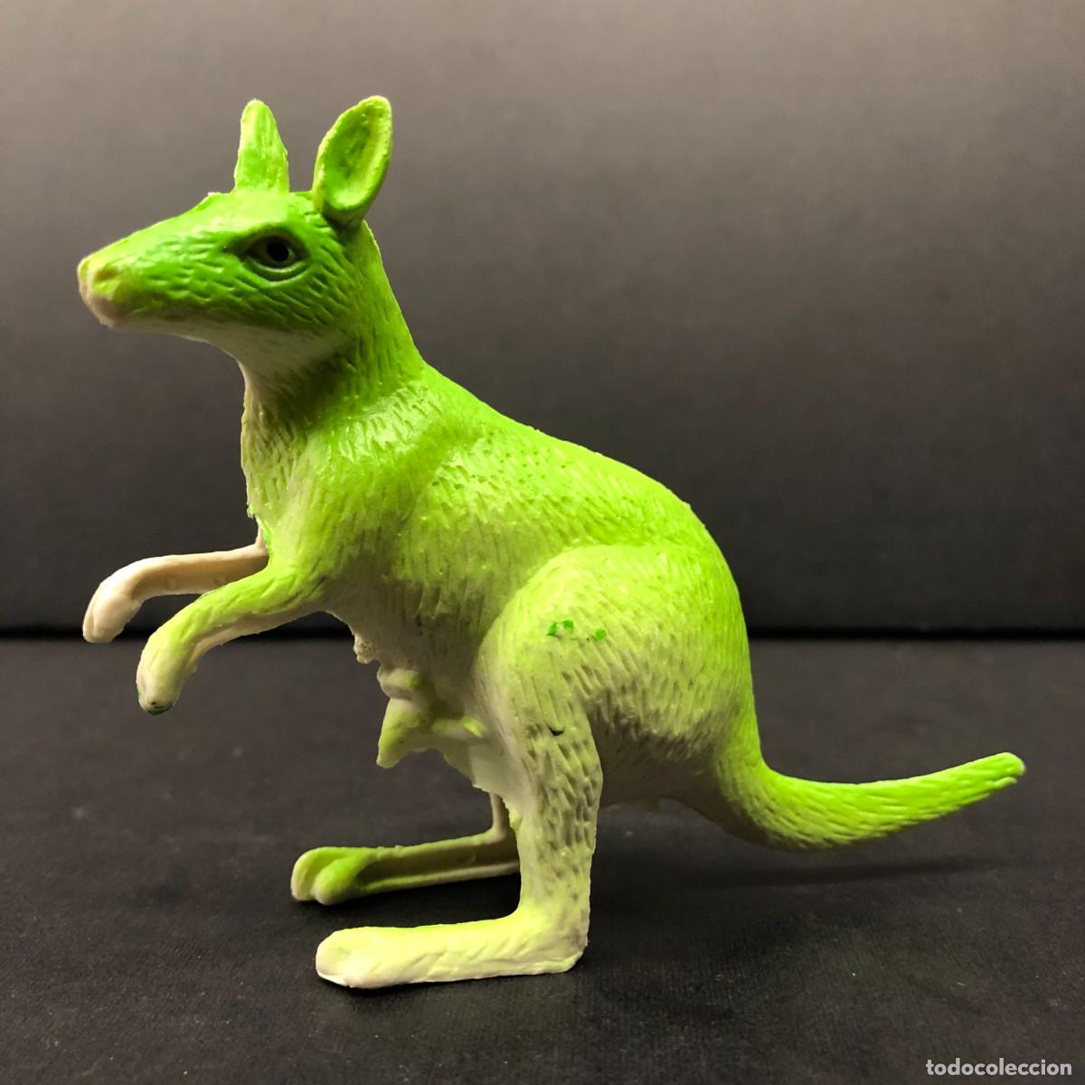 Figuras de goma y PVC: FIGURA DE PVC - CANGURO CON SI CRIA - ANIMALES - 8 X 9 CM / 563