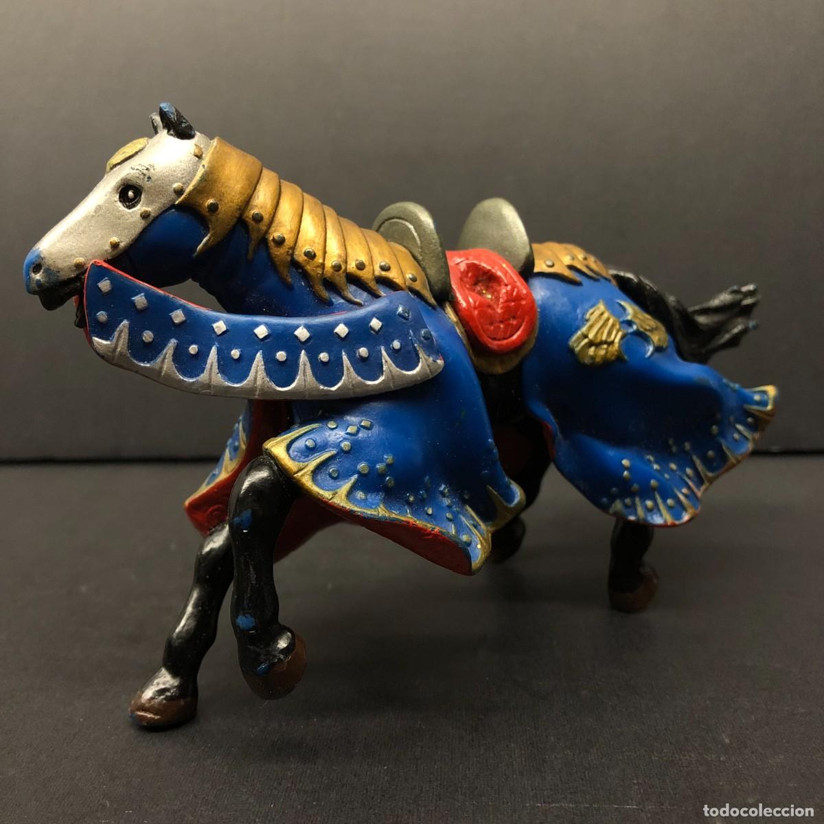 Figuras de goma y PVC: FIGURA DE PVC - CABALLO DEL REY DRAGON AZUL - MASCARA DE HIERRO - PAPO - 2006 - 10 X 16 CM / 565