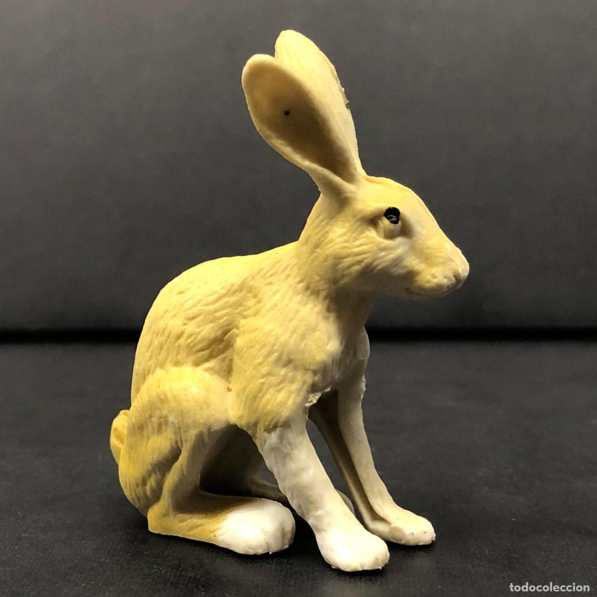 Figuras de goma y PVC: FIGURA DE PVC - LIEBRE COMUN - ANIMALES - 5 X 5 CM / 573