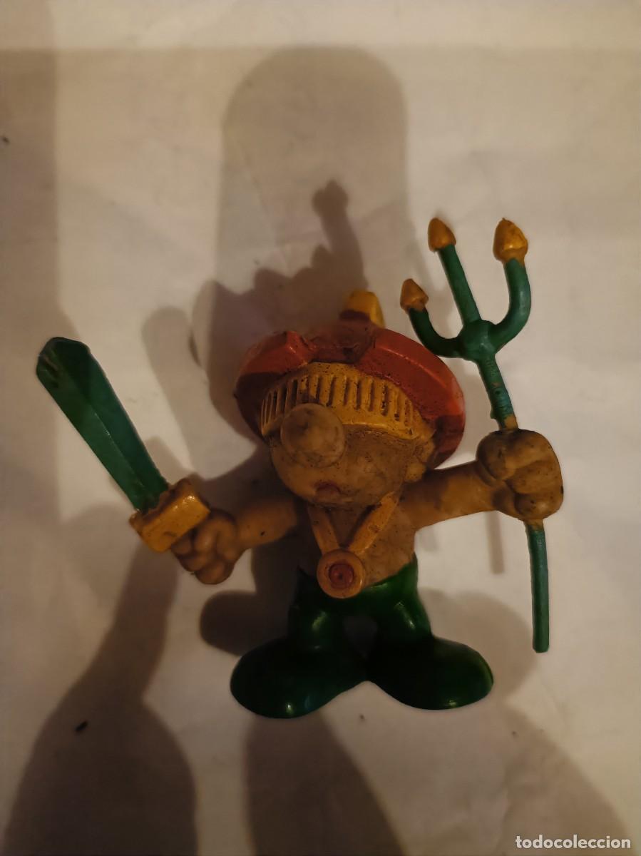 Figuras de goma y PVC: FIGURA O MU&Ntilde;ECO GOMA PVC - PITUFO ROMANO
