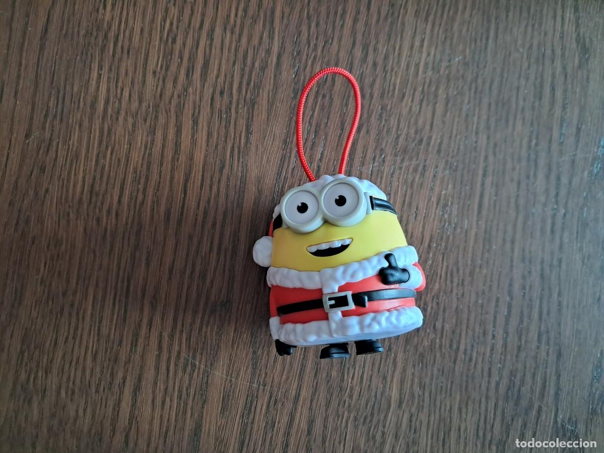 Figuras de goma y PVC: figura Burger King, Minion Papa Noel.