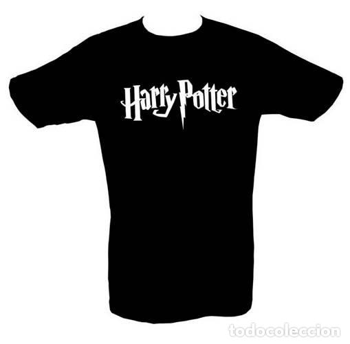 Rubber and PVC Figures: Camiseta Negra Chico Logo Harry Potter (Talla L)