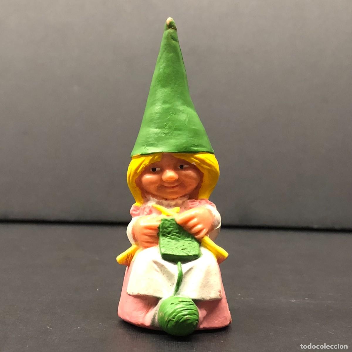 Figuras de goma y PVC: FIGURA DE PVC - LISA TEJIENDO CON LANA - EL MUNDO DE DAVID EL GNOMO - STAR TOYS - 8 X 3 CM / 593