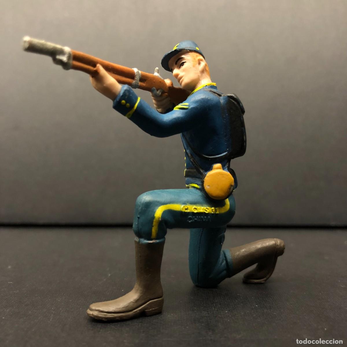 Figuras de goma y PVC: FIGURA DE PVC - SOLDADO NORDISTA DE RODILLAS CON FUSIL - COMANSI - 6 X 6,5 CM / 600