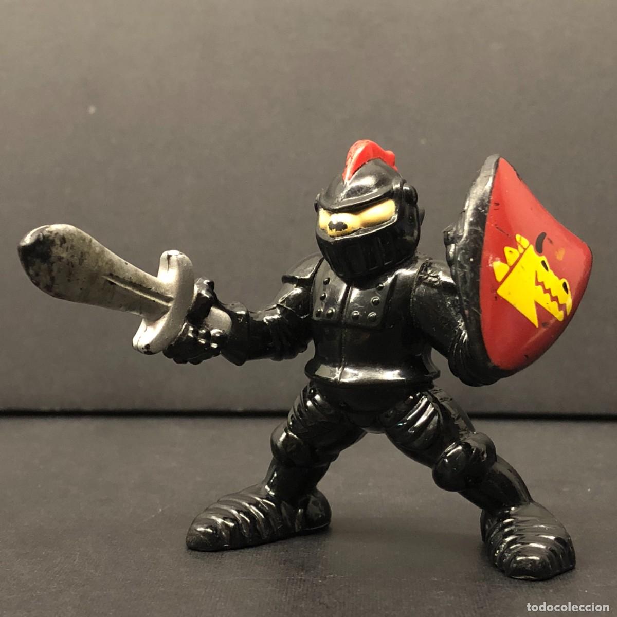 Figuras de goma y PVC: FIGURA DE PVC - CABALLERO NEGRO CON ESPADA - GRANDES AVENTURAS - FISHER PRICE - 1994 - 6 X 5 CM / 6
