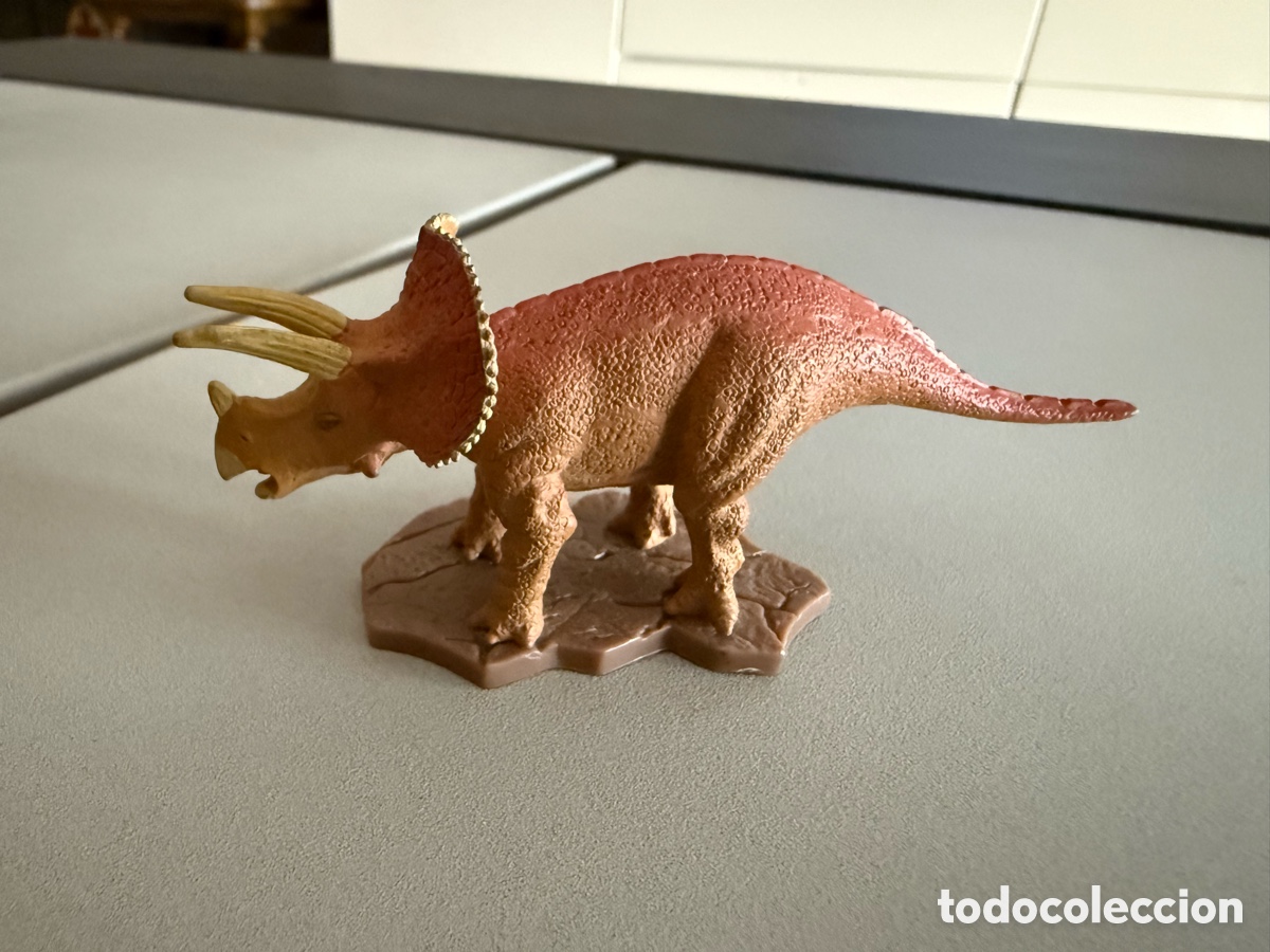 Figuras de goma y PVC: PLAYMATES TOYS. DINOSAURIO