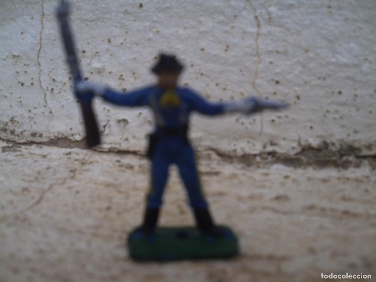 Figuras de goma y PVC: soldado del mini oeste